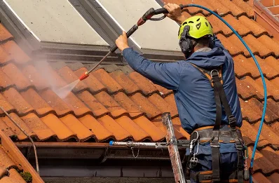 Démoussage et hydrofuge de toiture à Fiennes